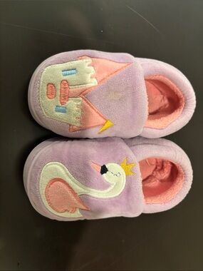 Girls' Purple Plush Swan Slippers with Pink Lining